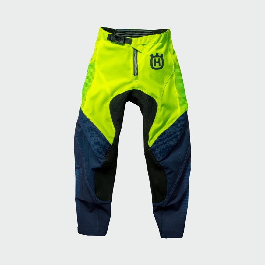 PHO_HS_PERS_VS_45441-3HS199220X-KIDS-RAILED-PANTS-FRONT_#SALL_#AWSG_#V1.jpg